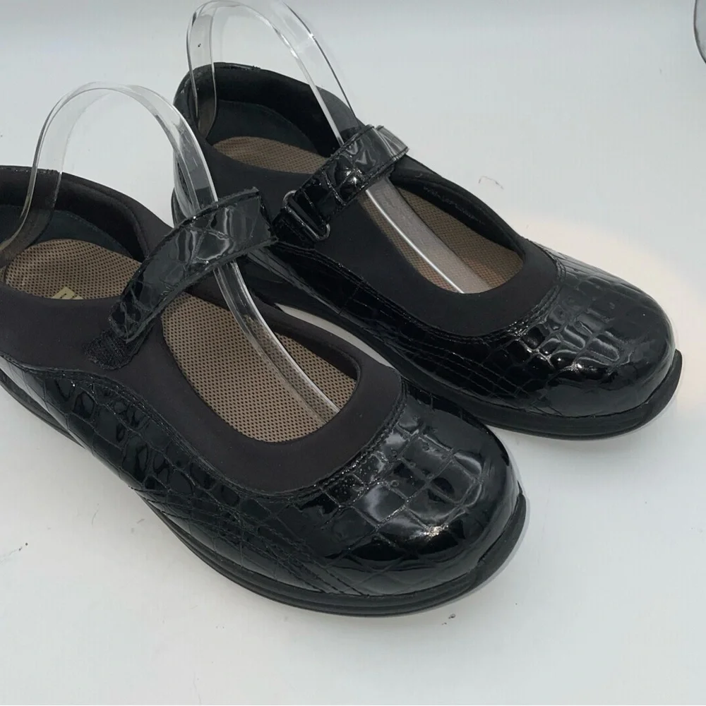 DREW Black Patent‎ Croc-Embossed Mary Jane Flat